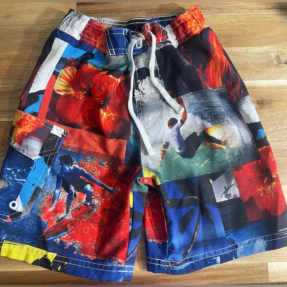 Pipeline Surf Print boys Swim trunks size 5/6